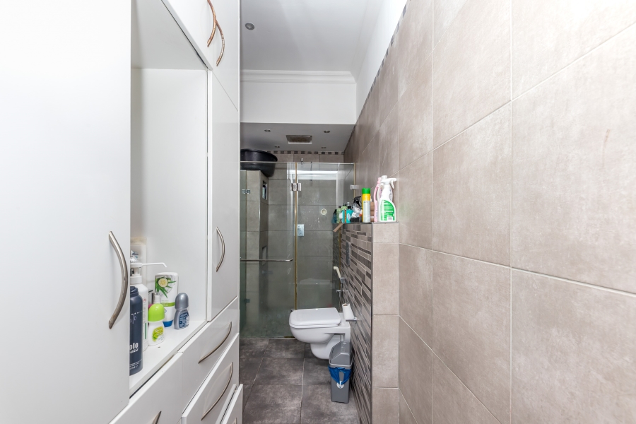 8 Bedroom Property for Sale in Walmer Estate Western Cape